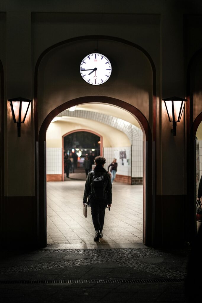 Time never sleeps Time never sleeps